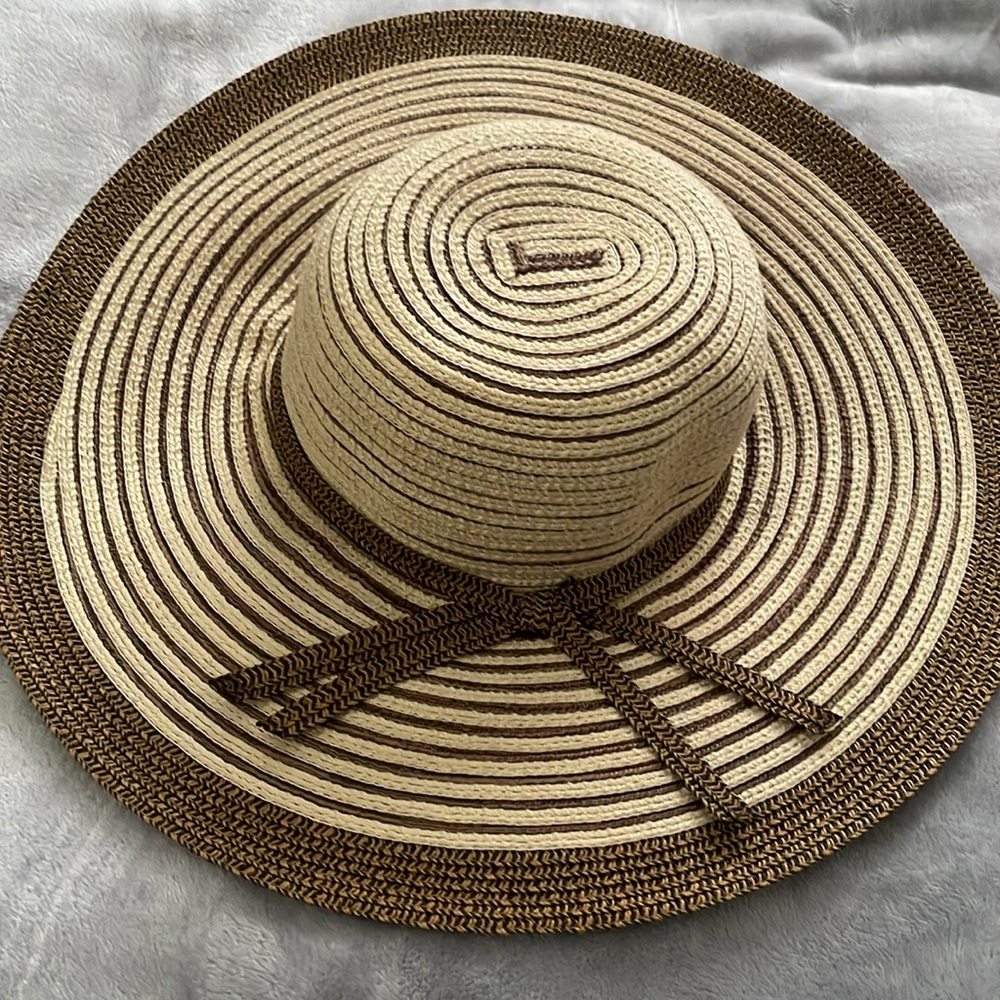 Beach hat - Picture 2 of 6